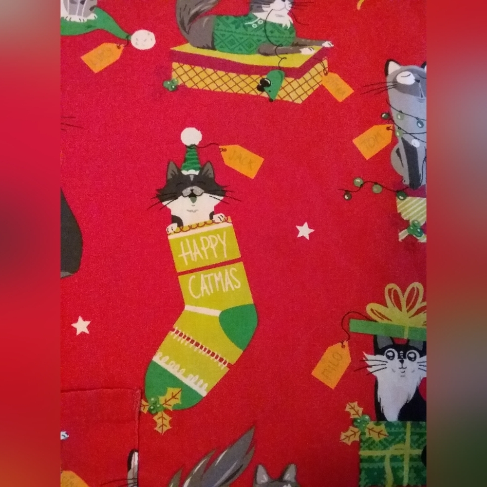 Butter Soft Happy Catmas Christmas Red Cat Print Scrub Top Excellent - Picture 2 of 5